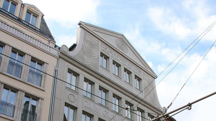 Alle Fertigteile, wie hier  die  Fassade des "Glauburger Hofes", wurden in Bad Kissingen gegossen. Foto: Ralf Ruppert