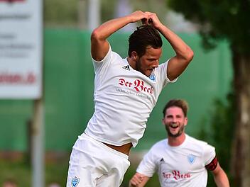 Thomas Roas jubelt über sein Traumtor zur FSV-Führung.  Foto: Sportfoto Zink
