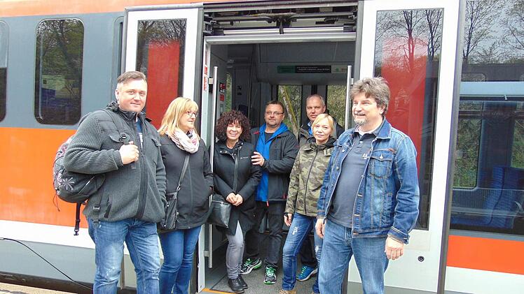 Eine Gruppe aus Nürnberg kommt in Gräfenberg an. Foto: Petra Malbrich