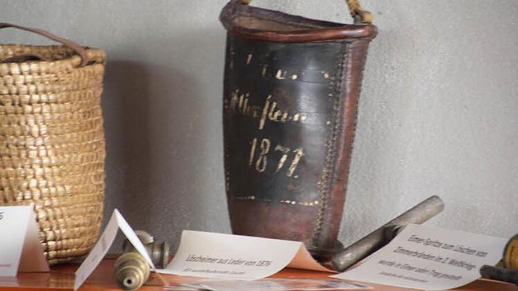 Dieser Ledereimer war schon im 19. Jahrhundert im Einsatz.