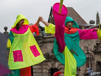 Trotz des Regens ließen sich Organisatoren, Teilnehmer und Besucher die Rosenmesse 2016 nicht vermiesen. Heuer hoffen jedoch alle auf ein besseres Wetter zum Bummeln.