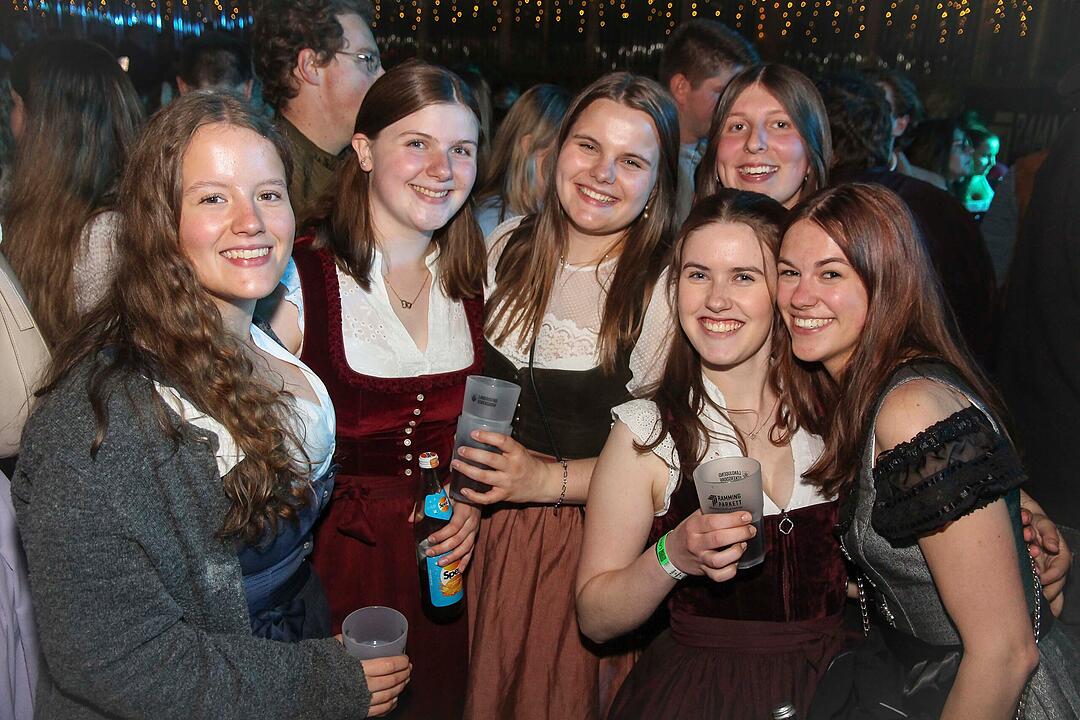 Gefeiert wurde mit der Kult-Partyrockband Radspitz!