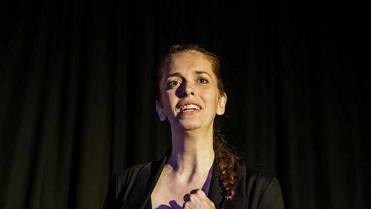 Ulrike Barz-Murauer beeindruckt das Publikum als Darstellerin in "Coburg, Deine Frauen". Foto: Jochen Berger
