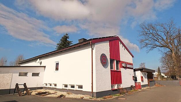 Nach der künftigen Berechnung der Vereinspauschale im Landkreis Kulmbach erhält jeder Verein für seine Liegenschaft (im Bild das Sportheim des FC Neuenmarkt) jährlich 175 Euro.