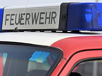 Brennender Radlader in Wilburgstetten: Fahrer kann sich gerade noch retten