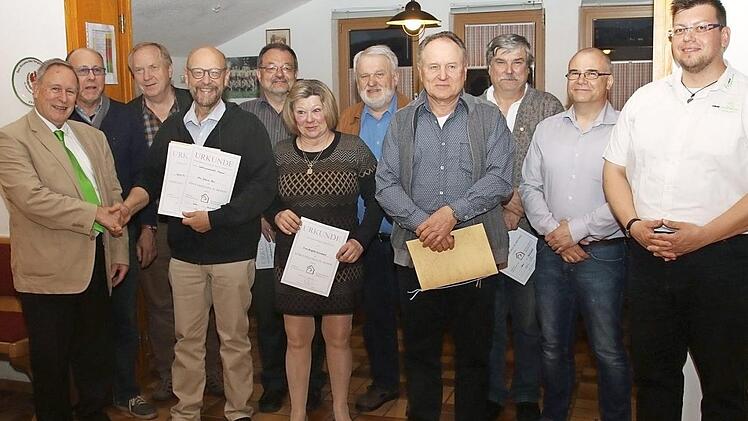 Bei der Jubiläumsfeier der Siedlergemeinschaft Lahm-Itzgrund wurden viele langjährige Mitglieder geehrt.  Foto: Michael Stelzner