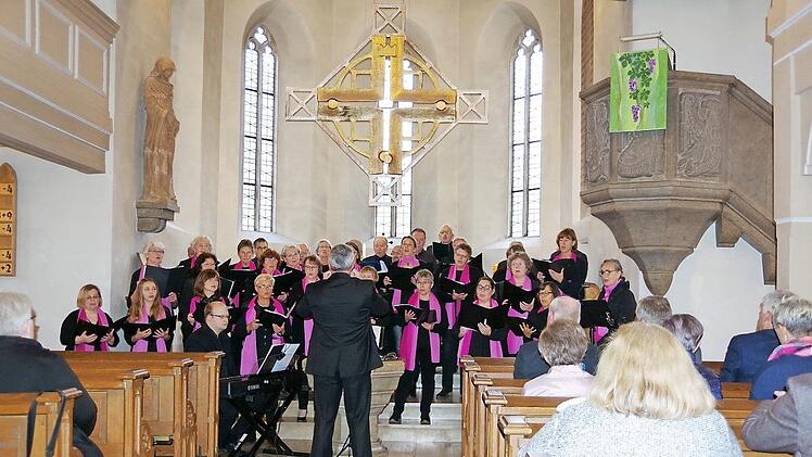 Der Chor in der Kronacher Christuskirche  Foto: Heike Schülein