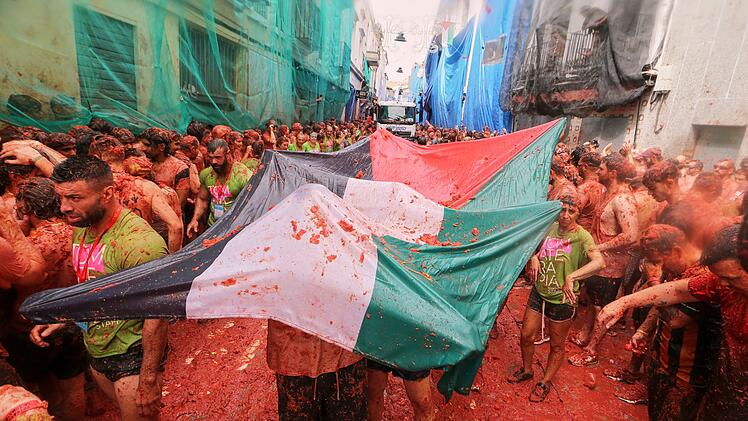 «La Tomatina» - Tomatenschlacht in Spanien