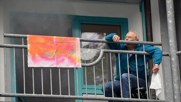 Dramatische Szenen bei der Großübung am Samstag im Haus Kreuzberg der Kurklinik "Am Kurpark" in Bad Kissingen.  Foto: Rauch