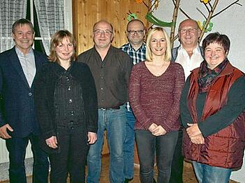 Es kann losgehen: Bürgermeister Gerhard Wunder mit den frischgewählten Vorstandmitgliedern Katja Schmitt, Rainer Günther, Julia Kremer, Alfred Kremer und Silvia Welscher (von links). Foto: Susanne Deuerling