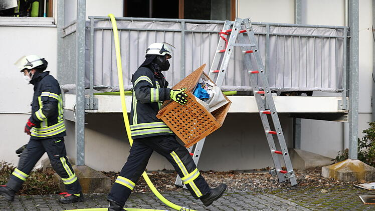 Feuerwehr löscht Brand in Herzogenaurach