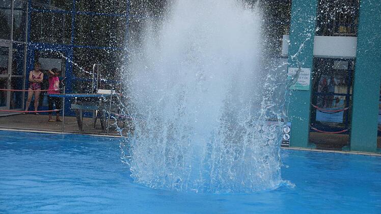 Wassertag beim Jugendfestival YouCo im Aquaria Freibad in CoburgFoto: Ronald Rinklef
