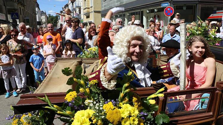 Der Festzug am Sonntag war einer der Höhepunkte beim Stadtfest in Bad Kissingen. Mit dem Ablauf und der Stimmung sind die Organisatoren zufrieden. Foto: Barbara Herbst