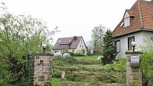 Das alte Haus Judenberg 51 steht noch, die Bäume sind schon gefällt. Aber noch ist der Bebauungsplan nicht rechtskräftig.  Foto: Simone Bastian