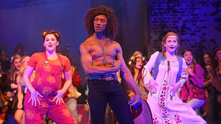 Hair" am Landestheater Coburg Foto: Henning Rosenbusch