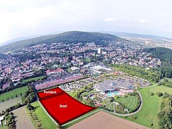 Auf dem 13 000 Quadratmeter großen Areal neben der Therme soll das Hotel entstehen. Foto: Ralf Ruppert/Archiv