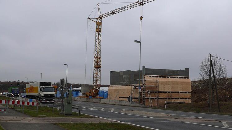 So sieht die Baustelle an der Großlangheimer Straße derzeit aus.