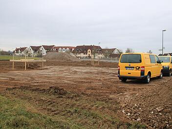 Auf einem ca. 5500 Quadratmeter großen Grundstück am Staffelsteiner Äußeren Frankenring entsteht der neue Zustellstützpunkt der Post. Foto: Matthias Einwag