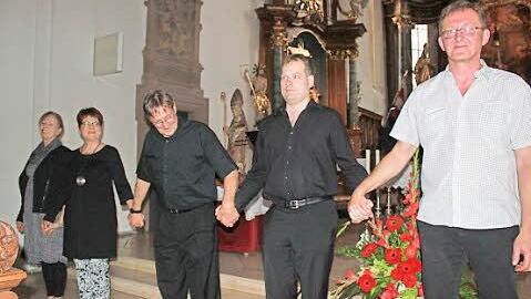 Künstler leben durchaus auch von Applaus. Geschlossen holten sich die Darbietenden diesen ab.