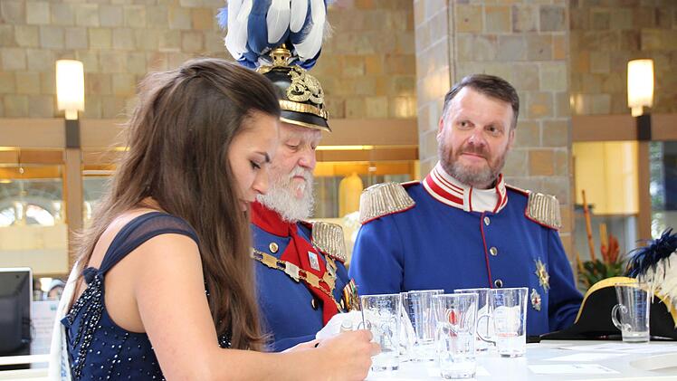 Blindverkostung mit Bad Kissinger Heilwassern. Foto: Benedikt Borst