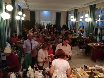 Die Benefizveranstaltung war sehr gut besucht.  Foto: Sigrid Klemke