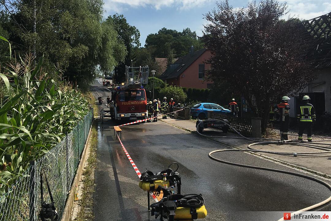 Garage in Burgthann brennt ab