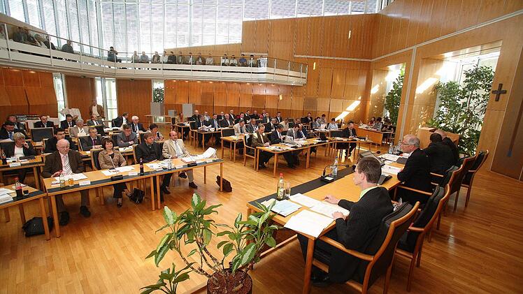 Das große Ziel für alle Kandidaten bei der Kreistagswahl: der Sitzungssaal des Kreistages zu Bamberg Foto: Rudolf Mader/Archiv
