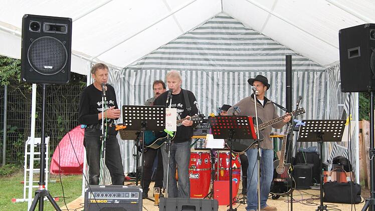 Beim Tierheimfest war auch für musikalische Unterhaltung gesorgt - hier die die Braazzz-Band