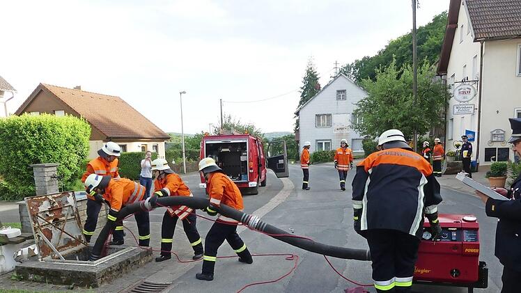 Die Albertshofer Aktiven überzeugten bei der Leistungsprüfung mit ihrem Können. Foto: Paul Pöhlmann