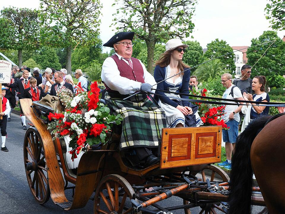 Großer historischer Festzug durch Bad Kissingen!