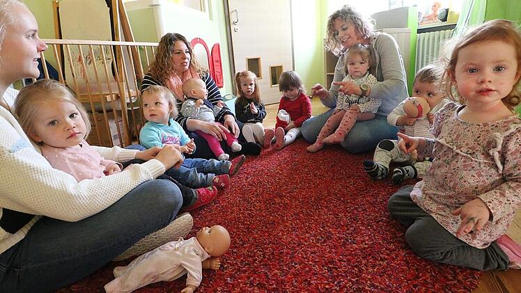 Eltern suchen nach einem Platz in einer Kindertagesstätte. Das Zwergenland könnte sechs Kinder mehr aufnehmen. Foto: Hofbauer