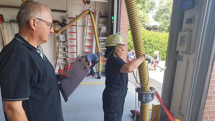 Bubenreuth: Quereinsteiger der Feuerwehr wurden gepr&uuml;ft - auch neue Maschinisten zeigten ihr K&ouml;nnen