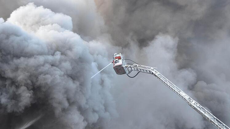 Brand in der Pfalzstraße in Bad Kissingen. Foto: Peter Rauch