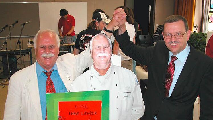 Im Sommer 2008 löste Horst Karch (rechts) den ebenfalls aus Bad Kissingen stammenden Wolfgang Görner als Leiter der Bad Brückenauer Realschule ab. Foto: Ralf Ruppert/Archiv