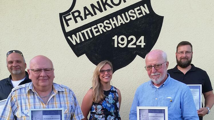 Auszeichnung für 25 Jahre Mitgliedschaft (von links): Oliver Boos, Herbert Kreile, zweite Vorsitzende Natascha Back, Bruno Geiger und Tobias Vorndran.