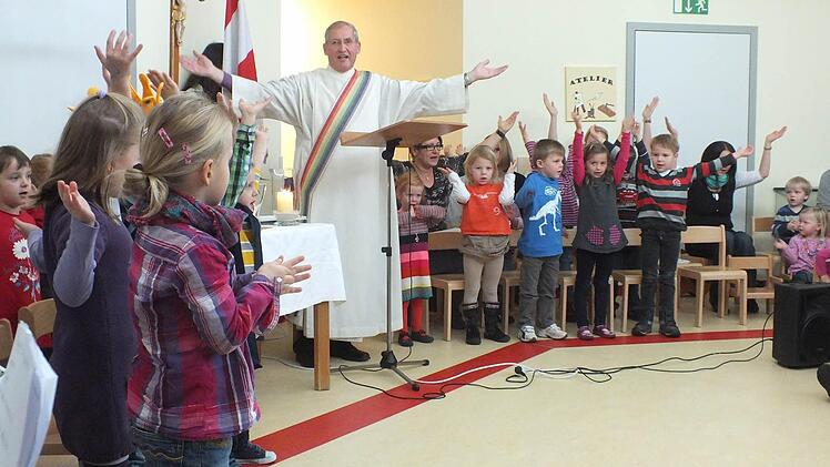 Wortgottesdienst zur Einweihung mit Diakon Michael Schlereth