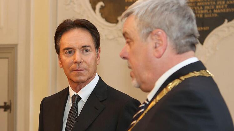 Annäherung - Michael Stoschek (links) und OB Norbert Tessmer. Foto: Archiv