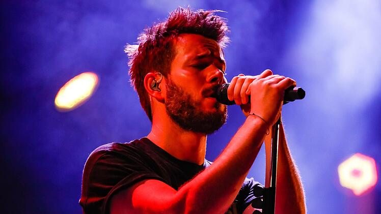 Begeisterten die rund 5000 Besucher: Revolverheld bei ihrem Open-Air-Konzert auf dem Schlossplatz. Matthias Hoch