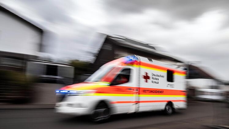 Ersthelfer rettet Leben. Aber wer fährt das Auto?Foto: Boris Roessler/dpa