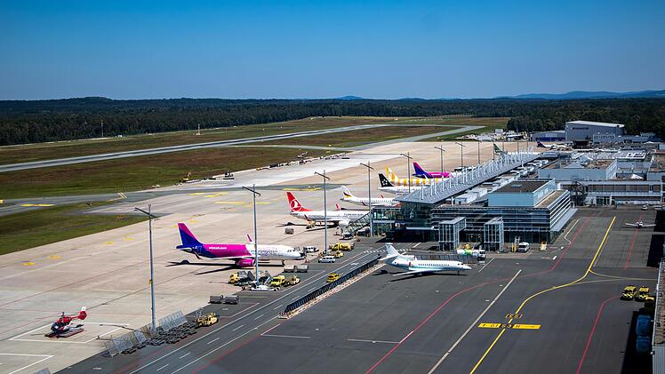 Ansturm am Flughafen Nürnberg: Fast 800.000 Passagiere in Ferien erwartet
