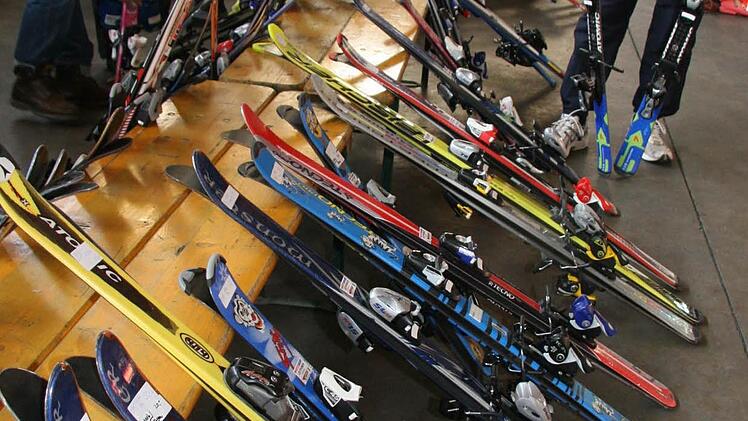 Bei den Kinderskiern ist die Auswahl groß.