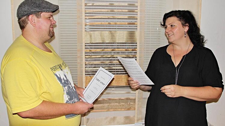 Gemeinsame Vorliebe: Das Ehepaar Torsten und Tamara Welz im Gesangverein Concordia Maroldsweisach. Foto: Helmut Will