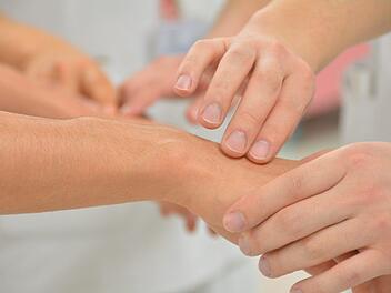 Die Ruhepulsfrequenz gibt die Schläge der Organe pro Minute an. Symbolbild: backy3723/pixabay.com