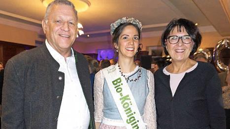 Ursula und Joachim Dorweiler freuten sich über den Besuch der Bayeri-schen Bio-Königin Carina I.. Foto: Richard Sänger