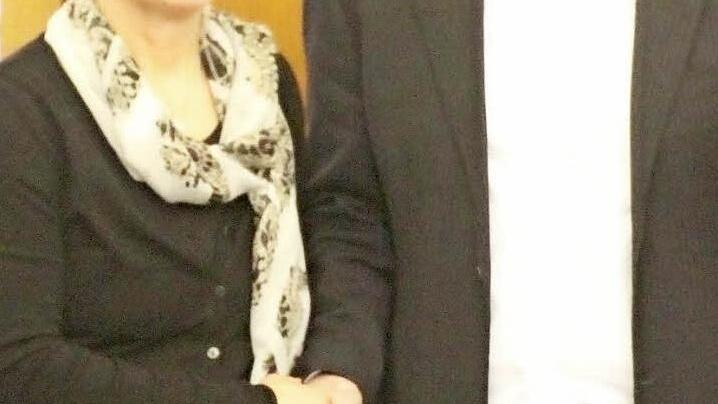 Bürgermeister Wolfgang Beiergrößlein begrüßte Martina Zwosta im Gremium.  Foto: Marco Meißner