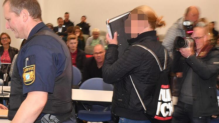 Welche Rolle spielte die 39-jährige Jennifer P. bei der "Weissen Wölfe Terrorcrew"? Eine der vielen Fragen im Neonazi-Prozess. Foto: Ronald Rinklef