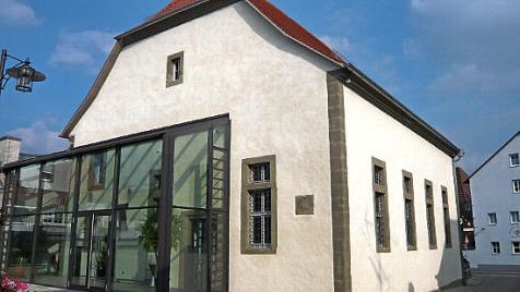 Die Synagoge in Reckendorf wurde wiederbelebt und dient der Gemeinde heute als Haus der Kultur.  Foto: VG