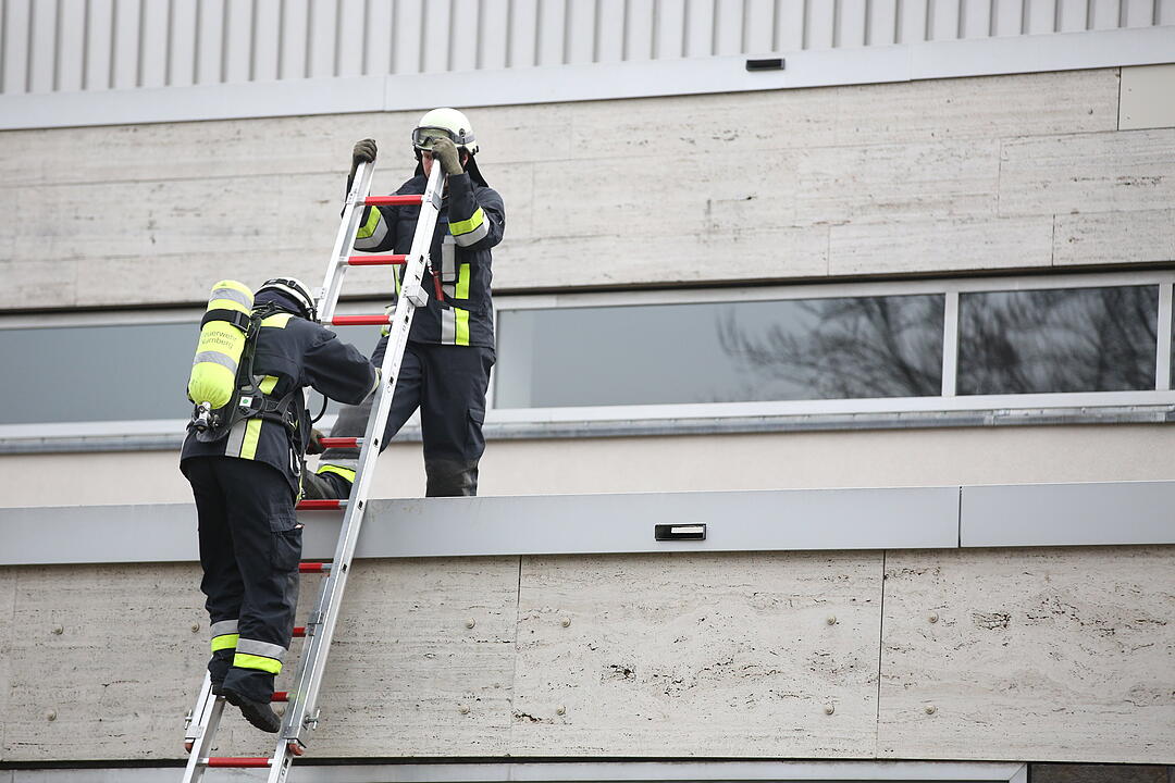 Nürnberg: Dachbrand in der Meistersingerhalle