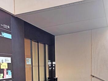 So sieht der Eingang zum Geb&auml;ude C des Landratsamtes in der M&uuml;hlgasse aus.