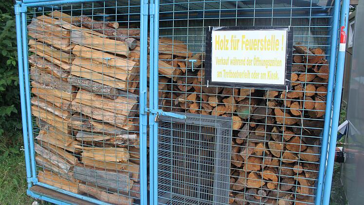 Holz kann am Kiosk gekauft werden.